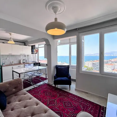 Renovated Comfy With Unique Sea View