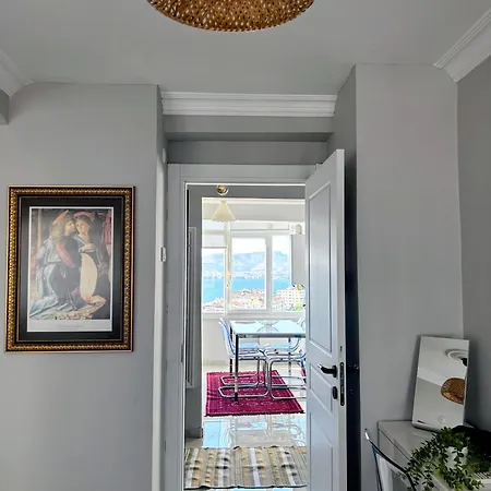 Διαμέρισμα Renovated Comfy With Unique Sea View Σμύρνη